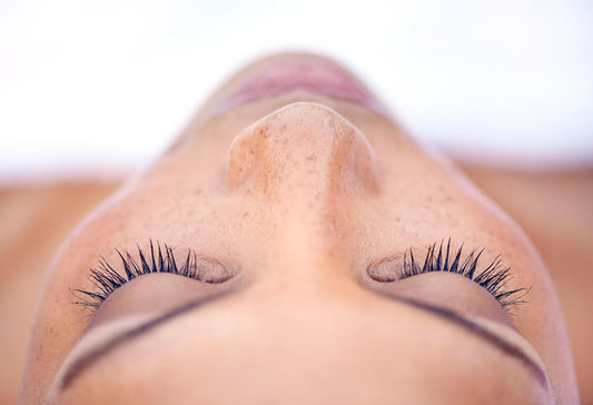 Achieve Lush Lashes: Your Guide to Effective Eyelash Serums