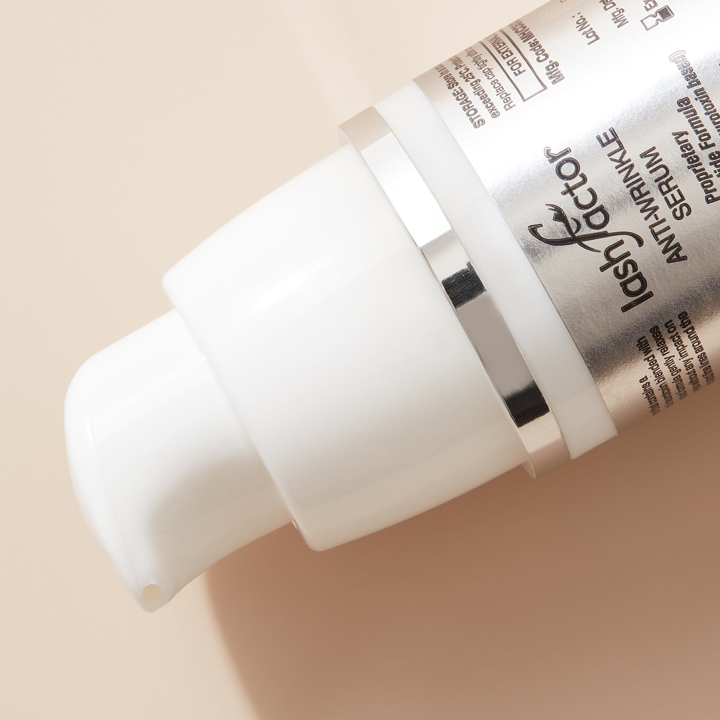 Close-up-tripeptide-anti-wrinkle-serum-Lashfactor